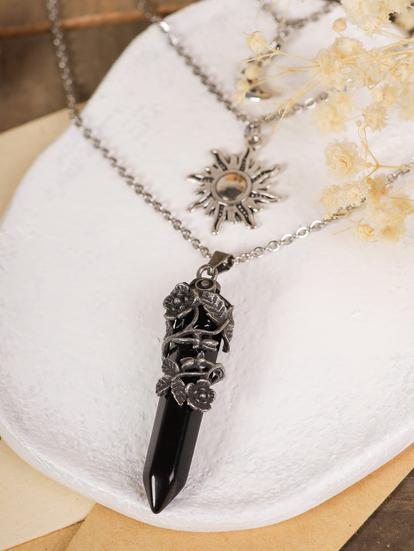 Sacina Gothic Crescent Moon Choker