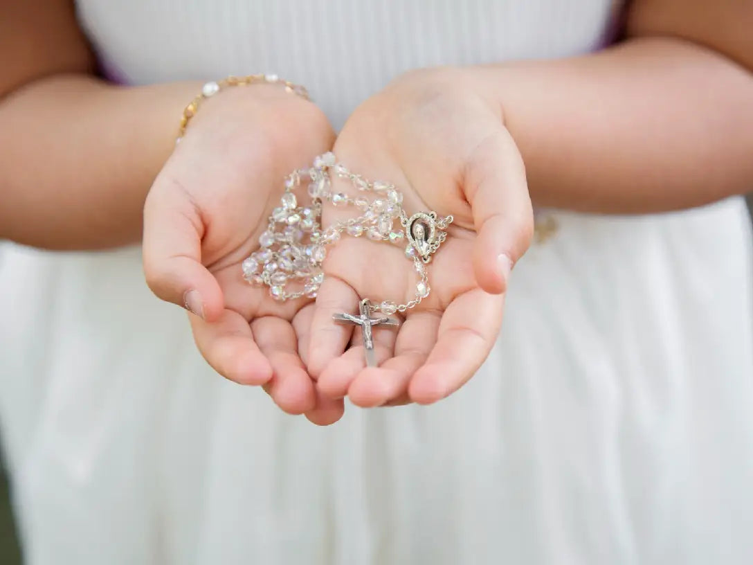 The Cross Necklace: A Meaningful Christmas Gift of Faith and Style