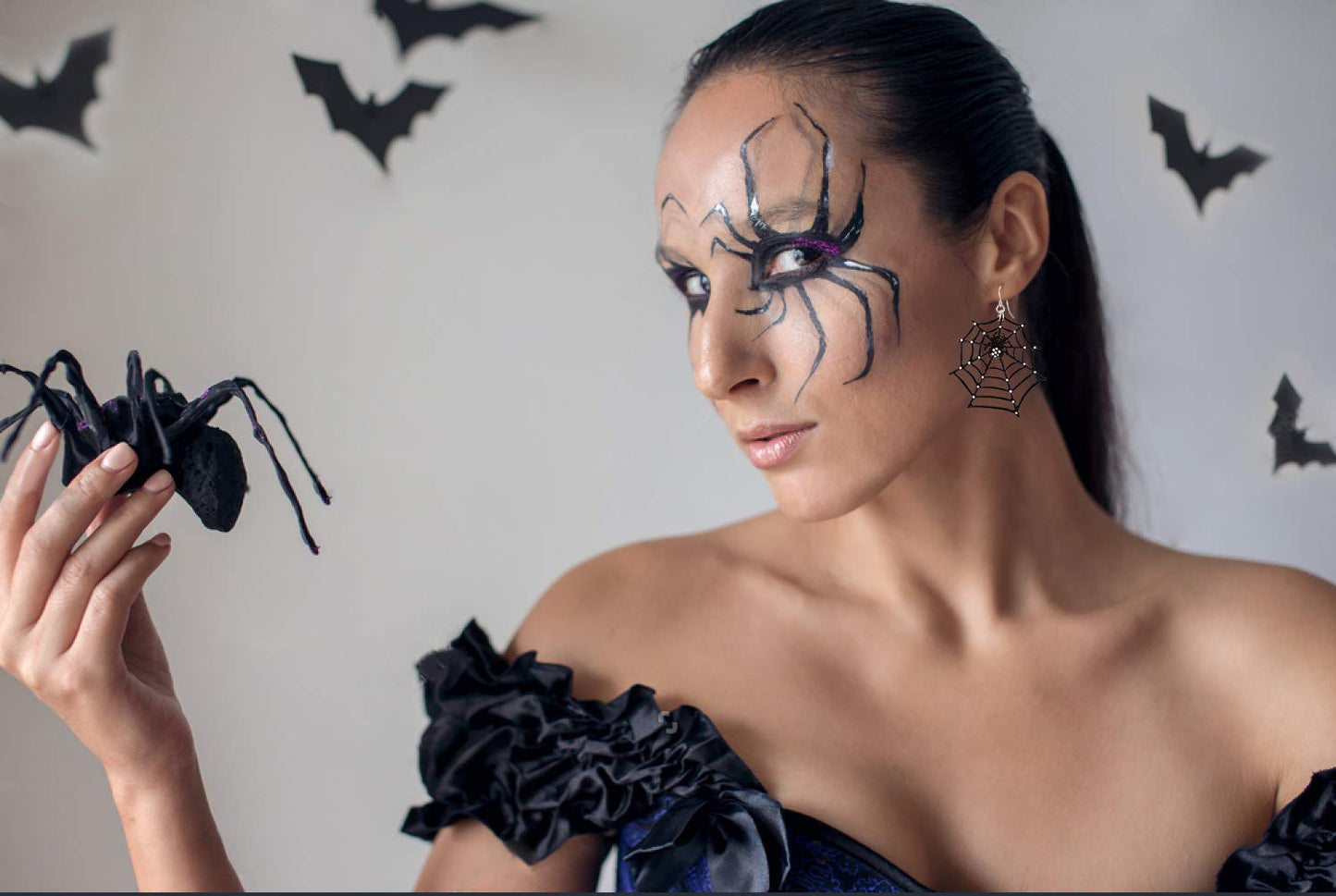 Spider Web Dangle Earrings – Black Rhinestone Halloween Jewelry