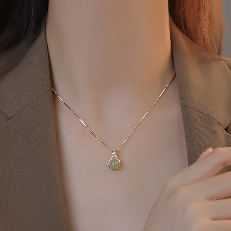 Luxurious Faux Jade Pendant Necklace