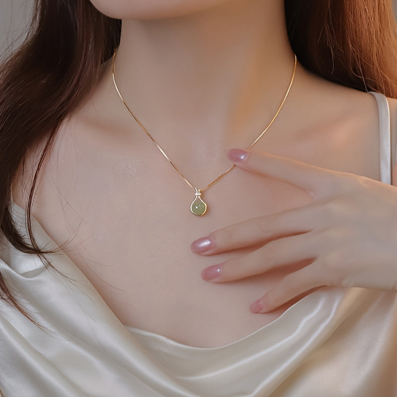 Luxurious Faux Jade Pendant Necklace